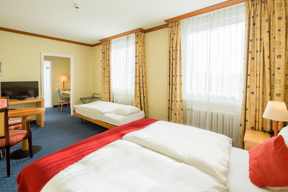 Hotel Rallye & Entrees Aux Bains De La Gruyere ビユール エクステリア 写真